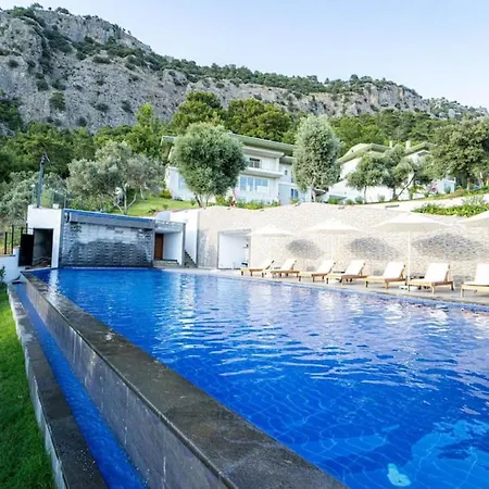 Amazing Duplex With Fascinating View And Shared Pool In Gocek דירה *